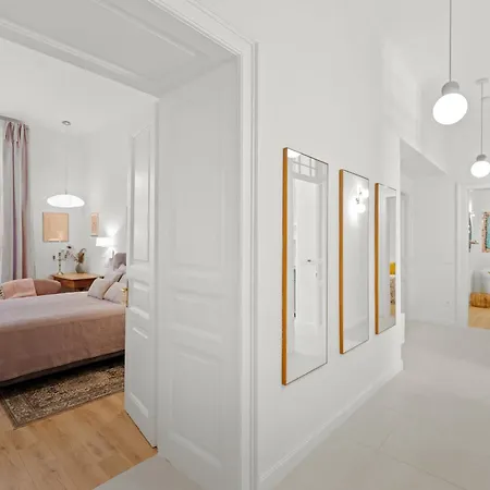 Maxim's Muenz Apartman Pula