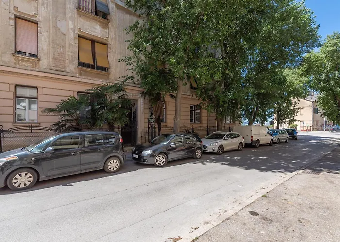 Maxim`s Münz Apartamento *